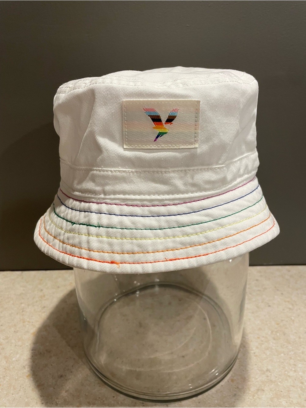 AMERICAN EAGLE Pride Collection White Bucket Hat Rainbow Patch and Stitching